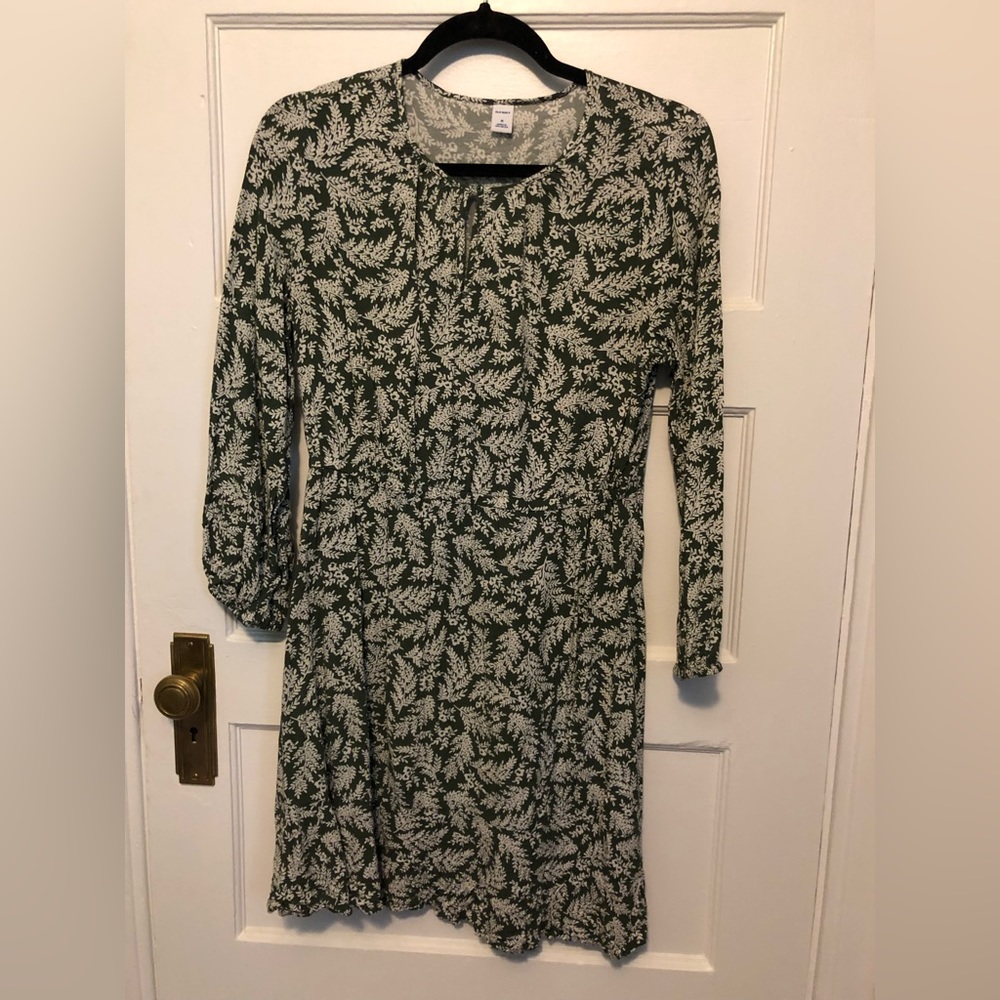 Lightweight green patterned old navy dress size medium